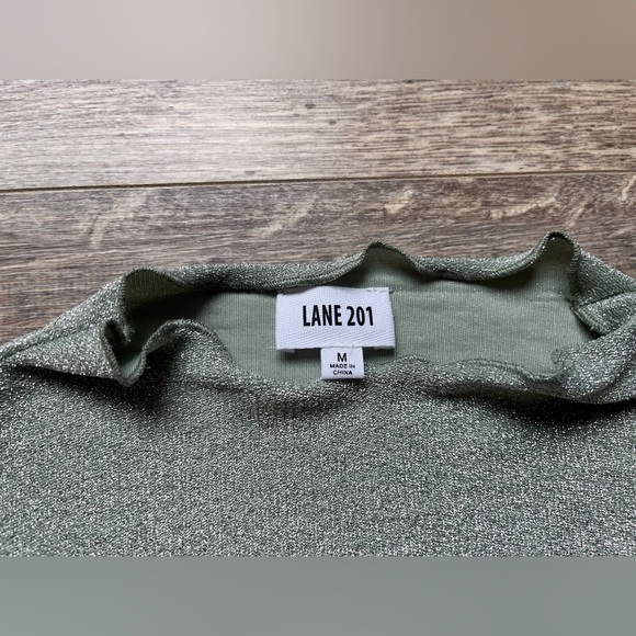 LANE 201 Light green cropped shirt size Medium - Picture 4 of 5